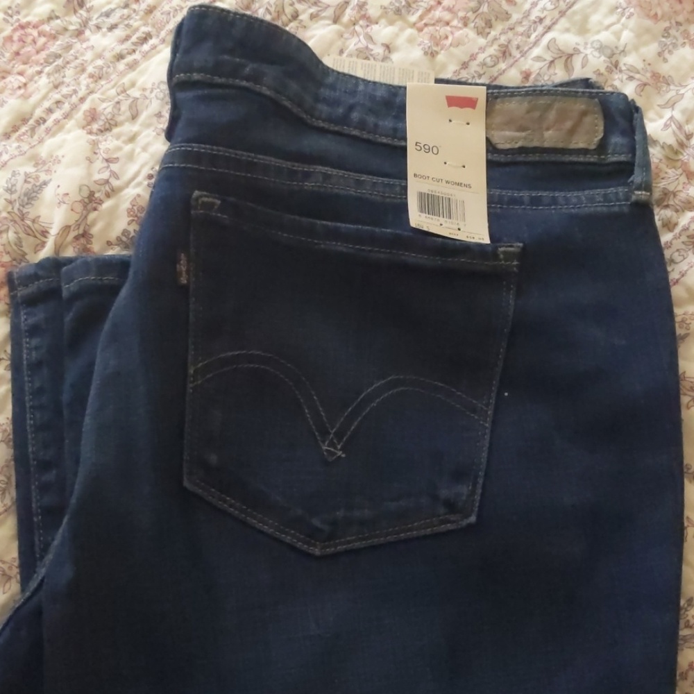 NWT Levi's 590 Boot Cut 16W